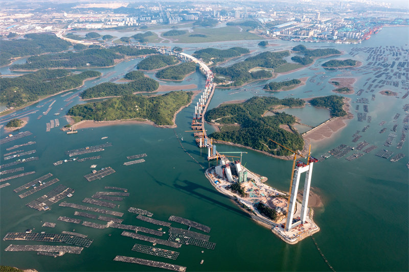 Guangxi : la construction du pont de Longmen est en cours