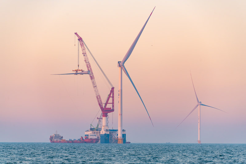 Shandong : la construction d'un projet éolien offshore bat son plein à Yantai