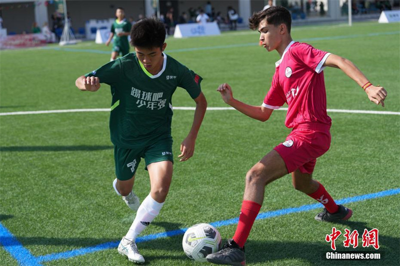 Un événement d'échange de football entre adolescents chinois et qatariens organisé à Doha