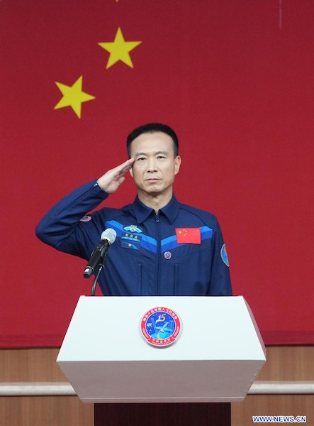 Les ta?konautes de la mission chinoise Shenzhou-15 rencontrent la presse