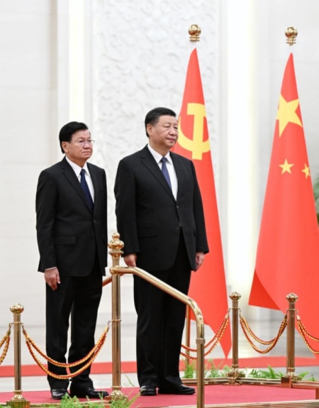 Xi Jinping s'entretient avec le président laotien