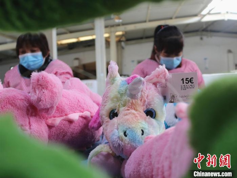 Shandong : les jouets en peluche fabriqués à Heze se vendent bien à l'étranger