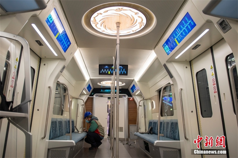 Sichuan : le premier train urbain à hydrogène au monde est officiellement sorti de la cha?ne de montage à Chengdu