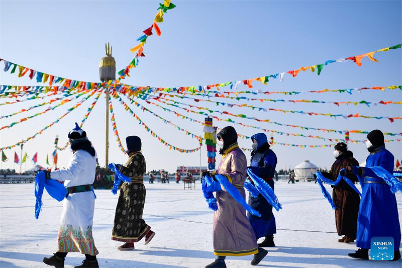 Jilin : ouverture d'un festival sur le thème de la pêche d'hiver sur le lac Chagan