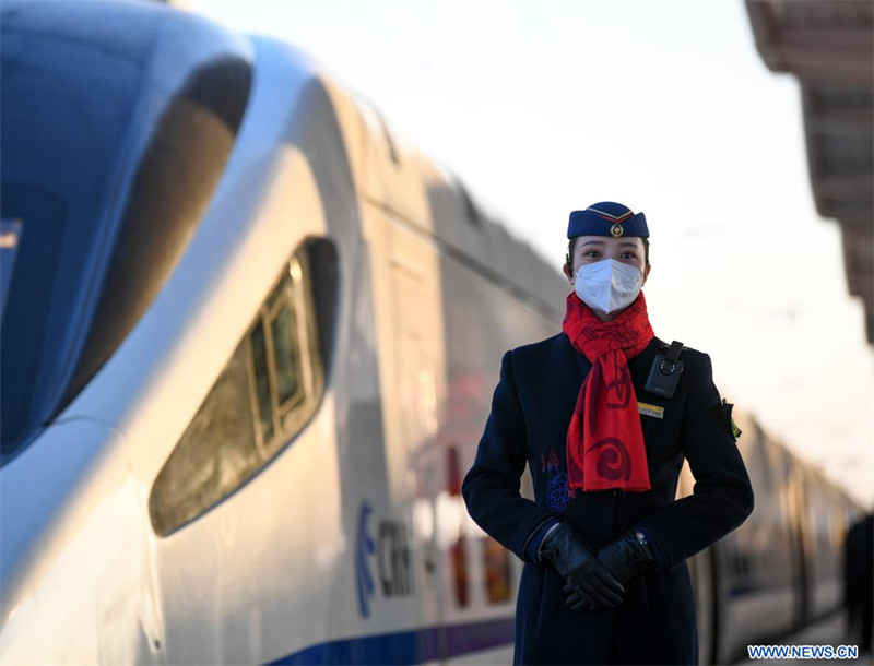 Mise en service d'une nouvelle ligne ferroviaire à grande vitesse dans le nord-ouest de la Chine