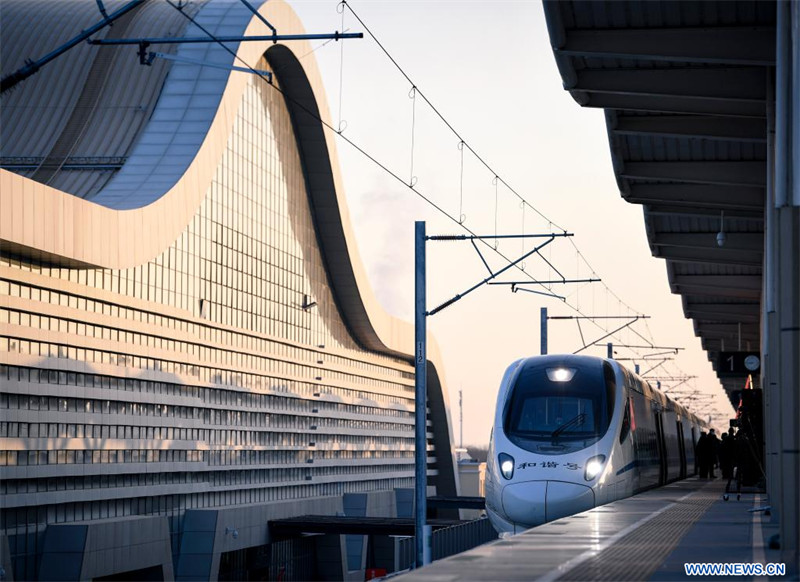 Mise en service d'une nouvelle ligne ferroviaire à grande vitesse dans le nord-ouest de la Chine