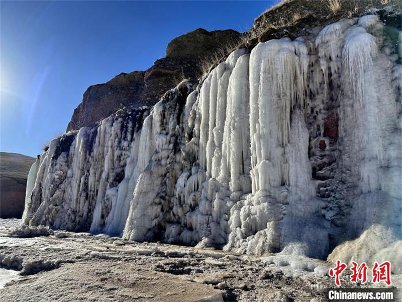 Qinghai : un paysage de cascade de glace ? écologique original ? appara?t sur la rivière Lancang à Zaduo