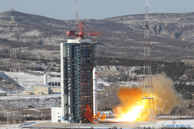 La Chine lance 14 nouveaux satellites