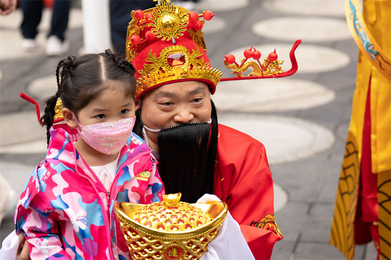 Guangdong : le marché aux fleurs de la Fête du Printemps 2023 de Shenzhen s'ouvre en fanfare