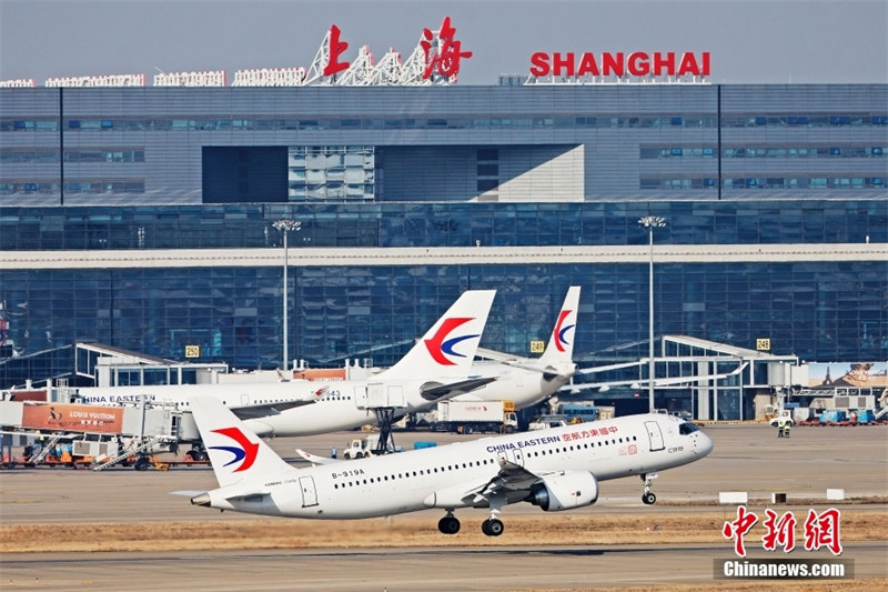 Le premier avion de ligne chinois C919 de China Eastern Airline a effectué son vol inaugural de l'Année du Lapin