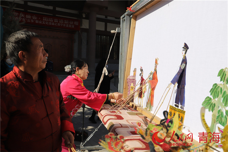 Qinghai : le théatre d'ombres chinoises de Hehuang est ? vivant ? et la saveur du Nouvel An est forte