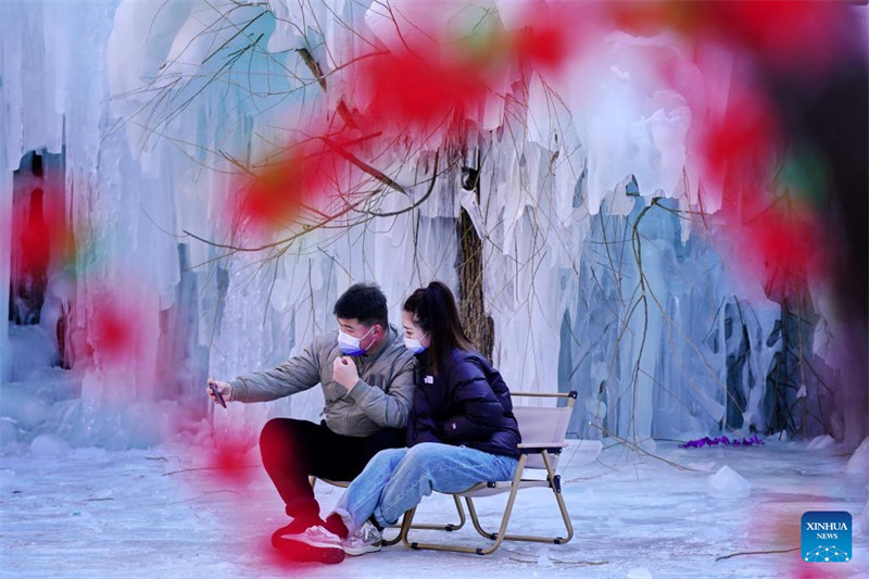 Hebei : Xingtai développe le tourisme de glace et de neige pour stimuler l'économie locale