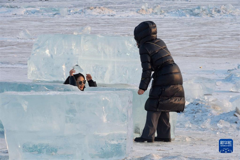 Heilongjiang : la ? mer de diamant ? attire les visiteurs à Harbin