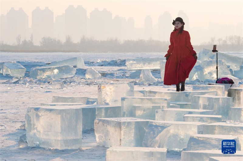 Heilongjiang : la ? mer de diamant ? attire les visiteurs à Harbin