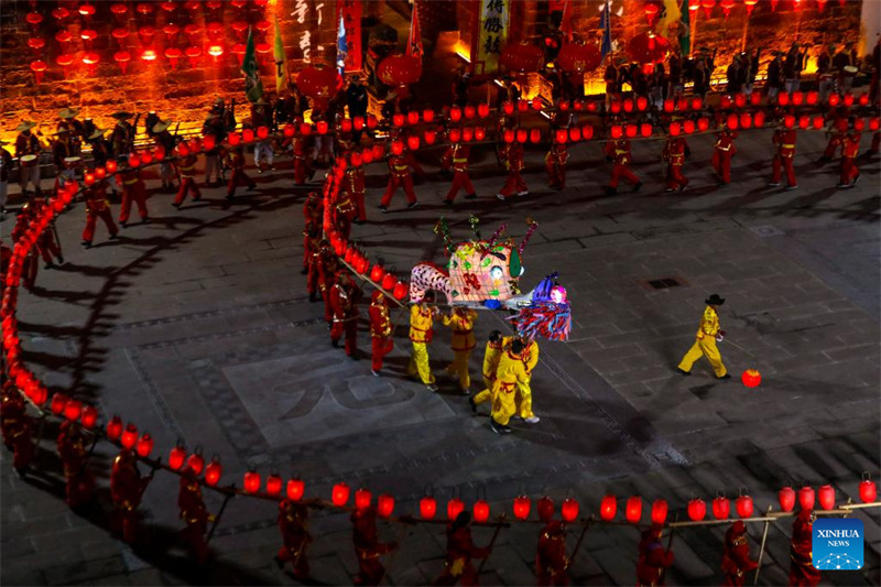 Diverses activités culturelles populaires organisées en Chine pour célébrer la prochaine Fête des Lanternes