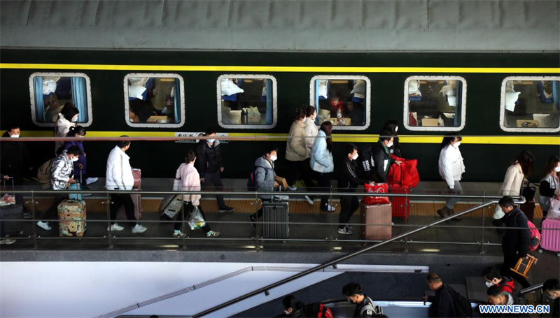 Le pic des voyages de la fête du Printemps en Chine se termine par une reprise des chiffres du transport