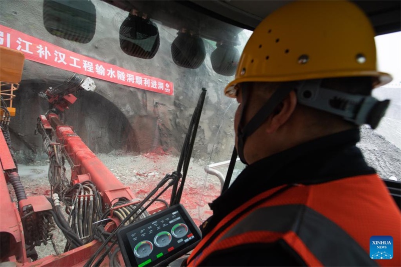 Hubei : la construction d'un tunnel souterrain de transfert d'eau se poursuit