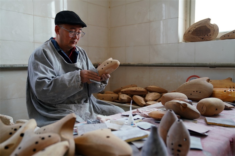 Hebei : un fabricant d'ocarina en bois avec deux décennies d'expérience