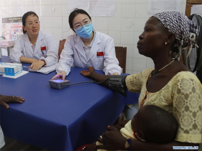 L'équipe médicale chinoise fournit des services médicaux gratuits au Togo