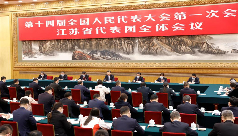 Xi Jinping participe à une délibération de la délégation du Jiangsu lors de la session législative annuelle