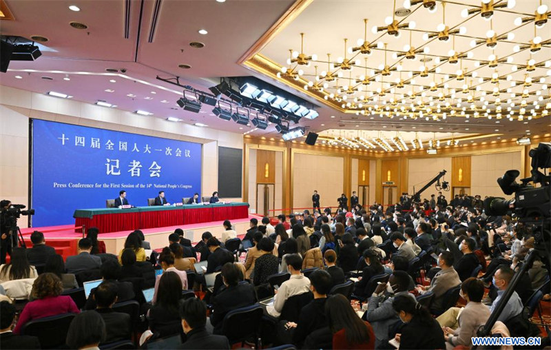 Le ministre chinois des AE rencontre la presse pour aborder la politique étrangère et les relations extérieures du pays