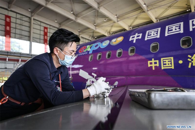 Chine : préparatifs de l'Exposition internationale des produits de consommation à Haikou