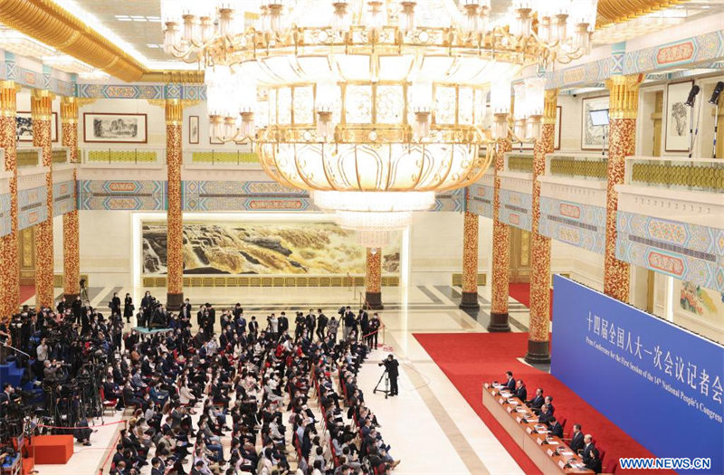 Le PM chinois rencontre la presse après la session annuelle de l'organe législatif national