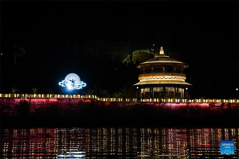 Sichuan : des spectacles nocturnes donnent un élan au tourisme culturel à Langzhong