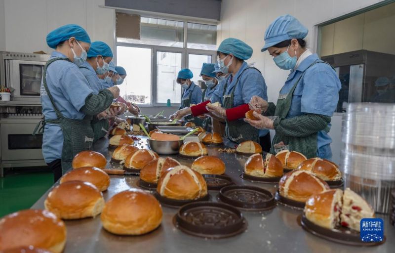 Xinjiang : les pains au fromage aux?caractéristiques multiethniques?de Tacheng