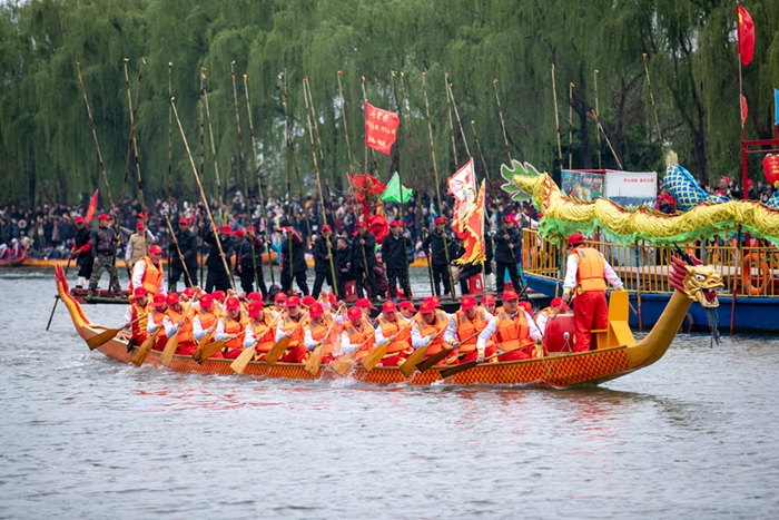 Jiangsu : la foire aux bateaux de Maoshan?à Xinghua