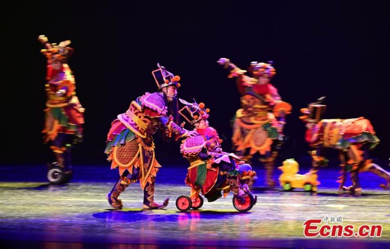 Liaoning : des troupes de danse concourent pour le Prix Lotus à Shenyang