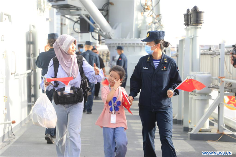 Des navires de la marine chinoise évacuent des personnes du Soudan