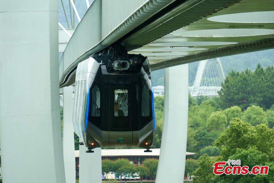 Hubei : le train aérien futuriste d'Optics Valley testé à Wuhan