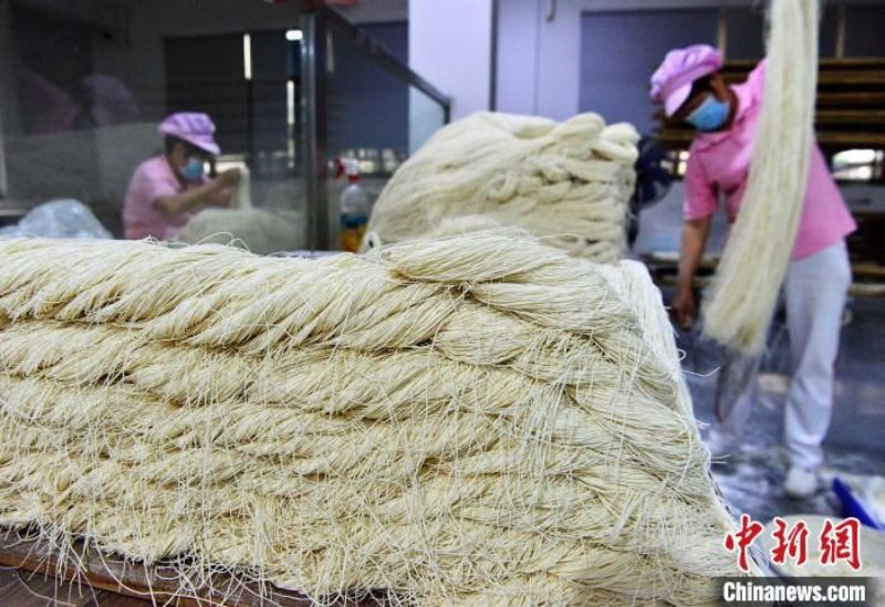 Fujian : les nouilles fines de Muyang donnent naissance à une industrie de 100 millions de RMB