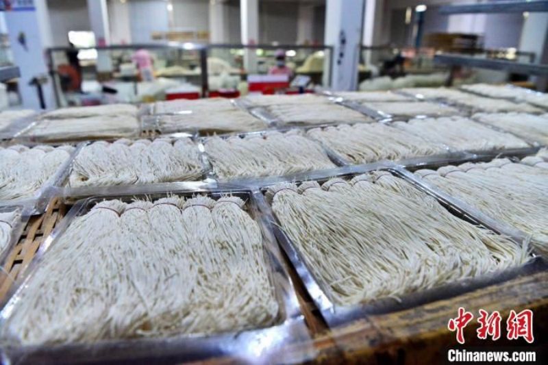 Fujian : les nouilles fines de Muyang donnent naissance à une industrie de 100 millions de RMB