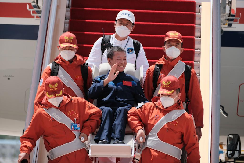 Arrivée à Beijing des astronautes de Shenzhou-15