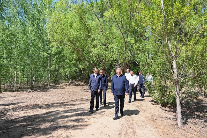 Xi Jinping appelle à des efforts soutenus pour créer de nouveaux miracles dans la lutte contre la désertification