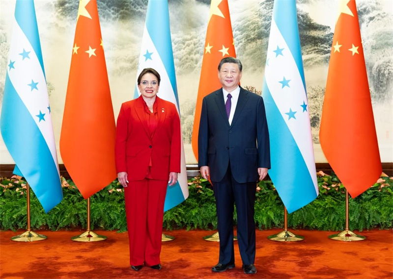 Xi et Xiomara Castro tracent la voie des relations entre la Chine et le Honduras lors d'une réunion historique