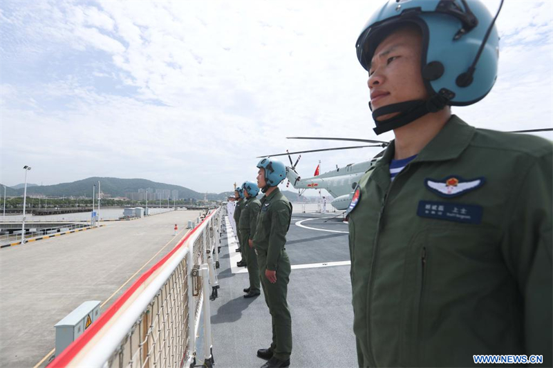 Départ d'un navire-h?pital de la marine chinoise pour une mission humanitaire