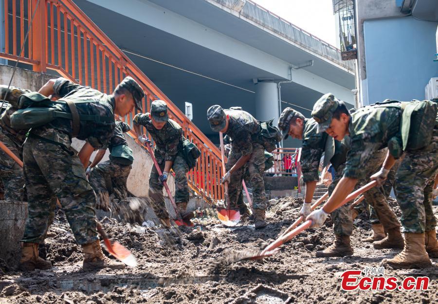 Des efforts massifs de sauvetage et de secours en cours à Chongqing après les inondations