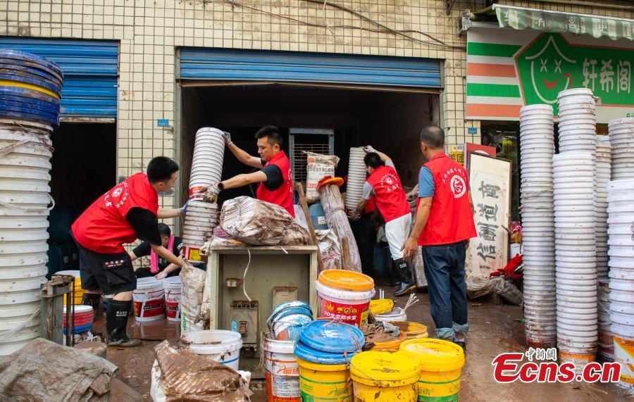 Des efforts massifs de sauvetage et de secours en cours à Chongqing après les inondations