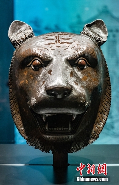 Quatre têtes du zodiaque originales du Palais Yuanmingyuan de Beijing exposées pour la première fois à Hong Kong