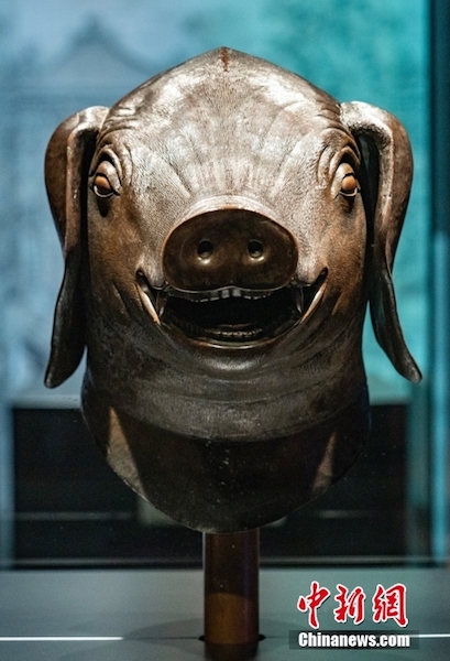 Quatre têtes du zodiaque originales du Palais Yuanmingyuan de Beijing exposées pour la première fois à Hong Kong