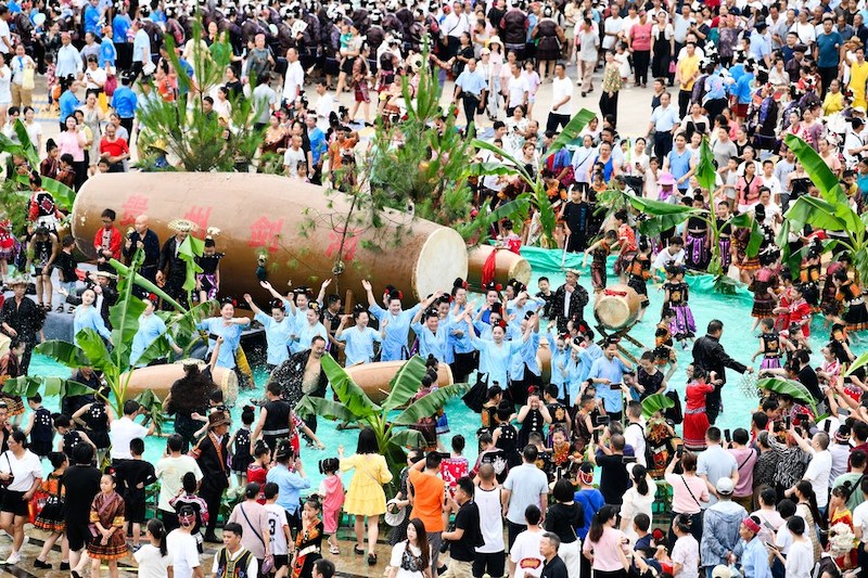 Guizhou : les célébrations du festival ethnique ? Liuyueliu ? des Miao du comté de Jianhe