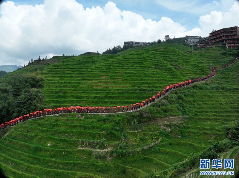 Le Guangxi célèbre la fête du ? séchage de vêtements ?