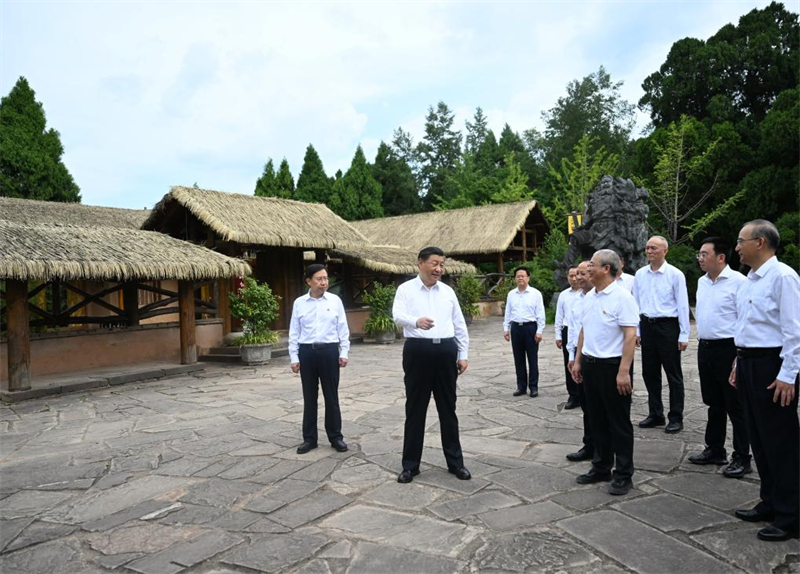 Xi Jinping appelle à innover dans le développement de haute qualité de la Chine lors d'une visite d'inspection au Sichuan