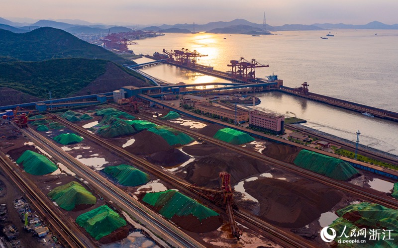 Le nombre de routes de l'initiative ? La Ceinture et la Route ? du port de Ningbo-Zhoushan atteint 125