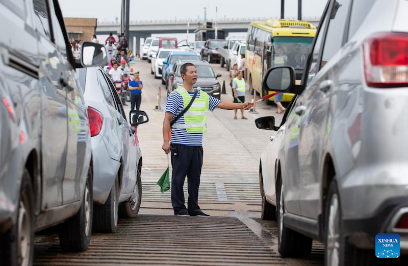 Sichuan : le service de ferry prend fin avec l'ouverture du grand pont à la circulation à Yibin