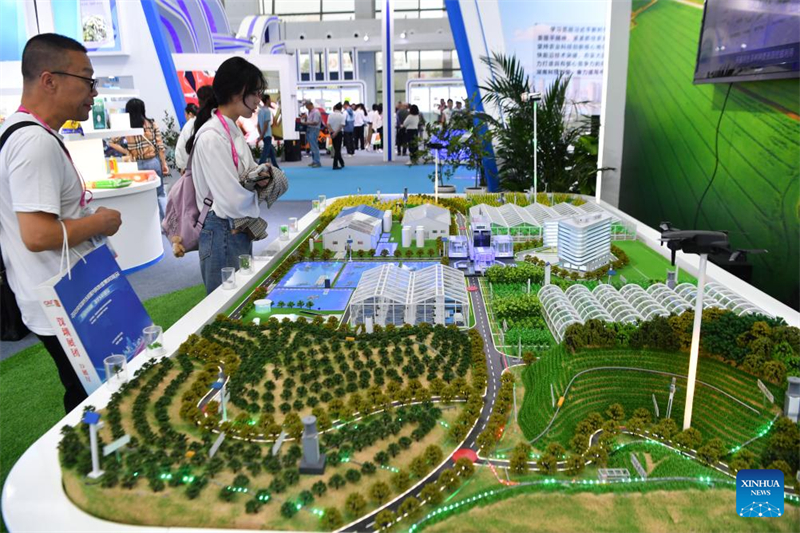 Ouverture de la 30e édition de la Foire agricole de haute technologie de Yangling