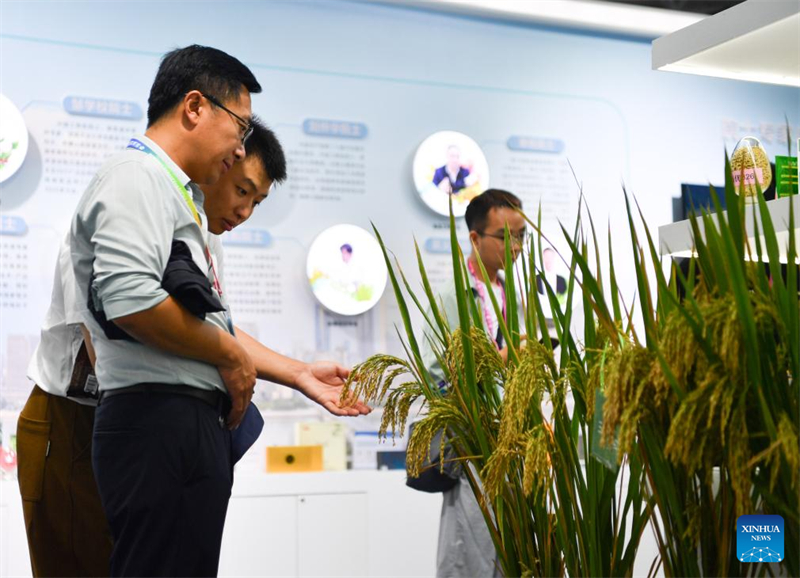 Ouverture de la 30e édition de la Foire agricole de haute technologie de Yangling